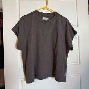 Le Bon Shoppe Jeanne Tee in Coal